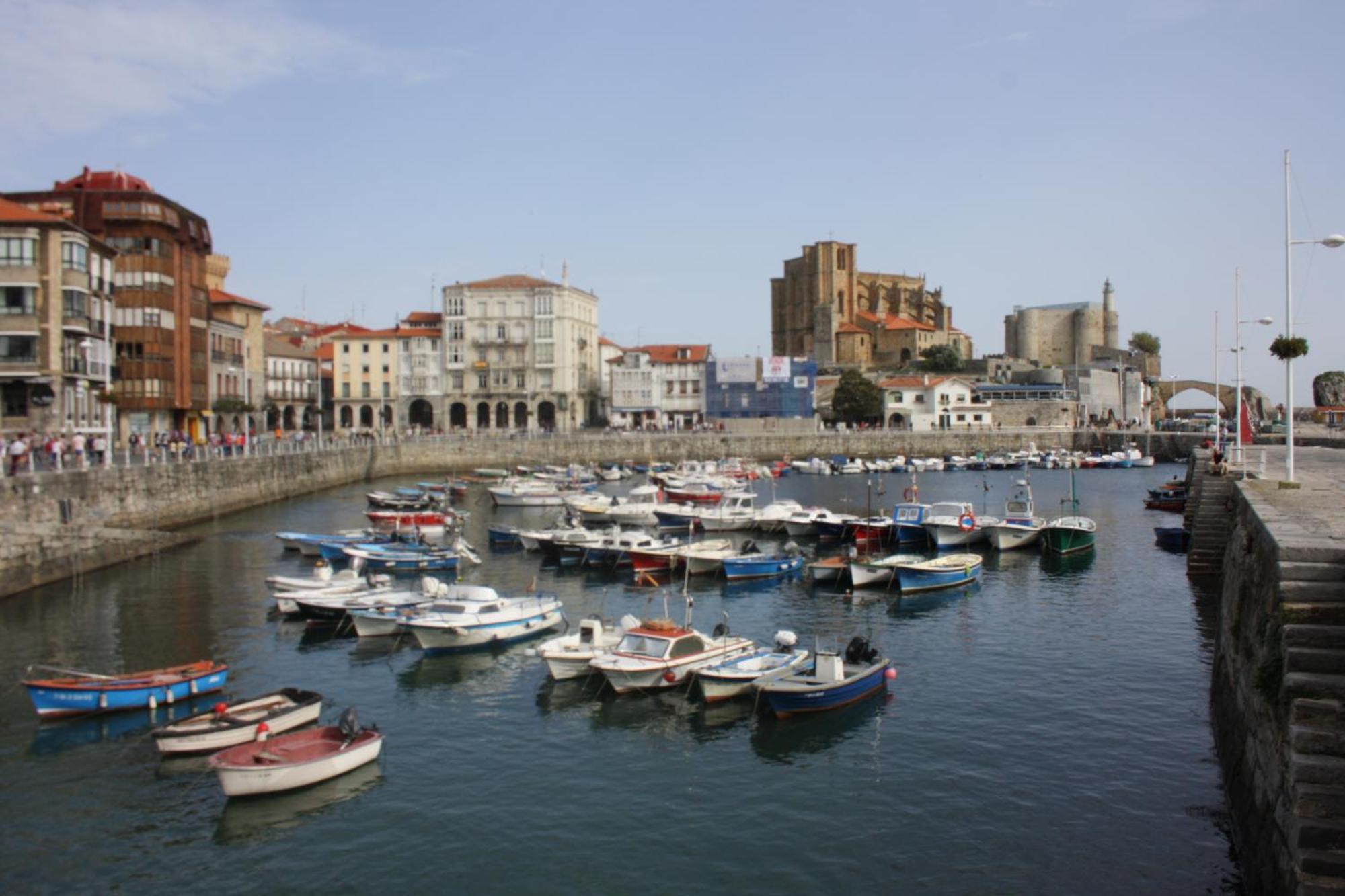 Appartamento Sea Views In The Heart Of The Old Town Castro Urdiales Esterno foto